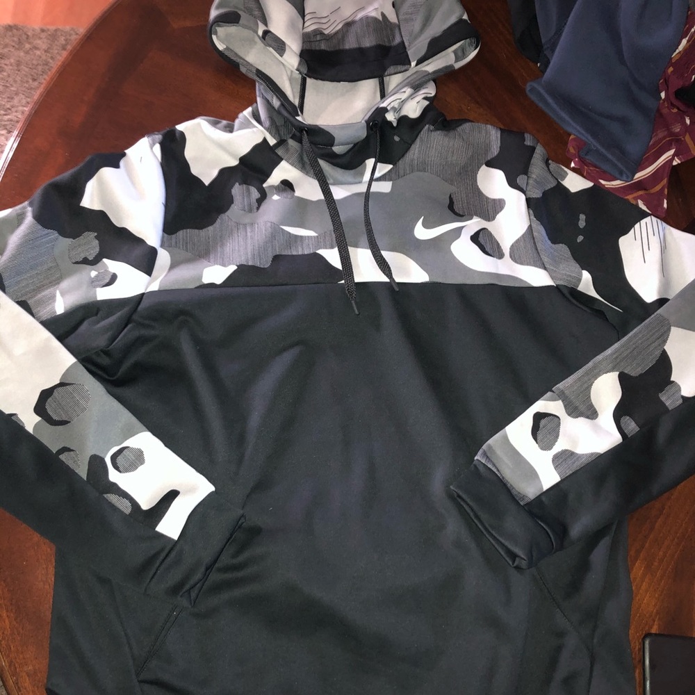 Men’s Nike hoodie camo